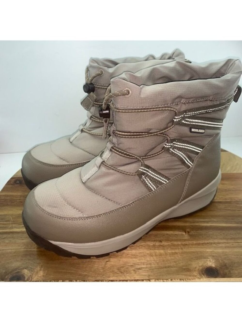 Lands’ End Women’s 9 D Squall Insulated Winter Snow Hiking Boot Adjustable Tan